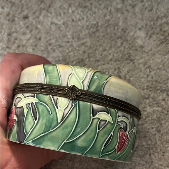 Floral Ceramic Trinket Box - Picture 3 of 7